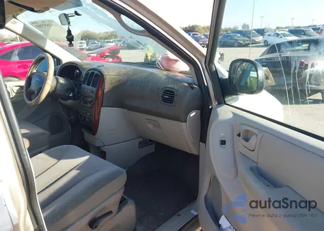 2005 Chrysler Town & Country Lx z USA, uszkodzony, nr VIN 2C4GP44R55R138365